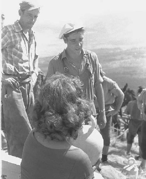 Località non identificata. Sofia Loren sul set del film "Orgoglio e passione" diretto da Stanley Kramer