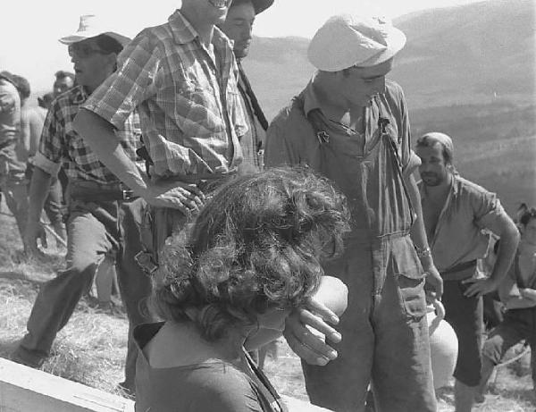 Località non identificata. Sofia Loren sul set del film "Orgoglio e passione" diretto da Stanley Kramer