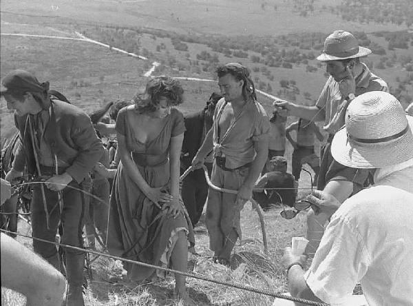 Località non identificata. Sofia Loren sul set del film "Orgoglio e passione" diretto da Stanley Kramer