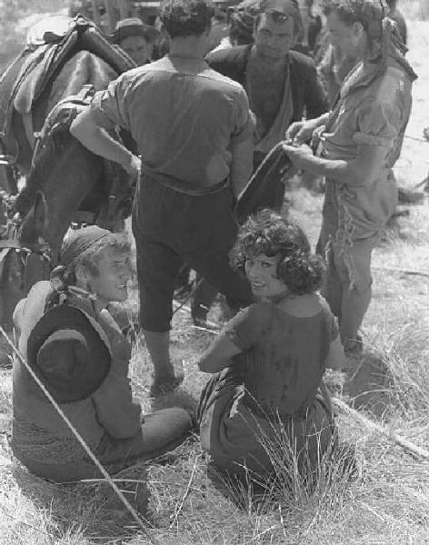 Località non identificata. Sofia Loren sul set del film "Orgoglio e passione" diretto da Stanley Kramer