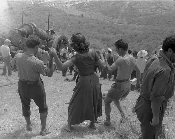 Località non identificata. Sofia Loren sul set del film "Orgoglio e passione" diretto da Stanley Kramer