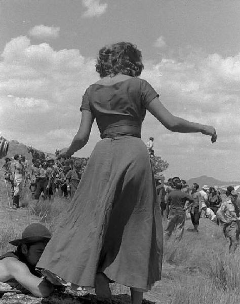 Località non identificata. Sofia Loren sul set del film "Orgoglio e passione" diretto da Stanley Kramer