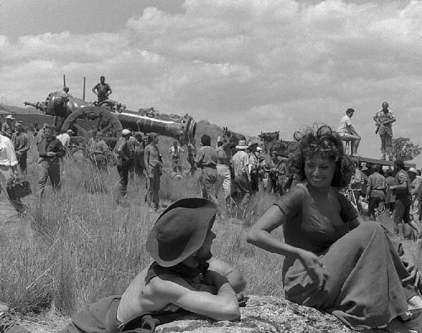 Località non identificata. Sofia Loren sul set del film "Orgoglio e passione" diretto da Stanley Kramer