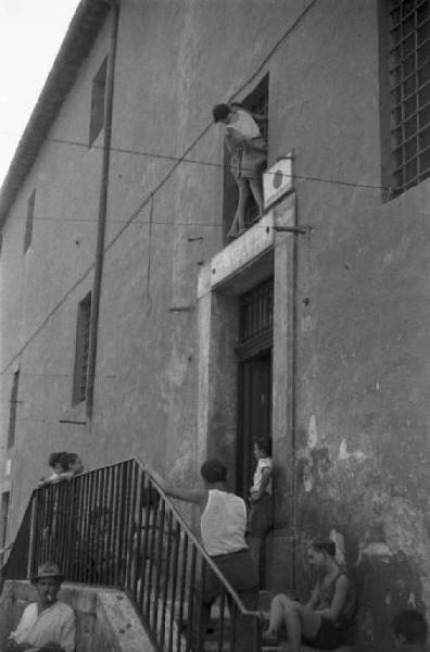 Roma. Quartiere Trastevere. Giochi infantili