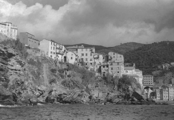 Nervi. Panoramica del paese dal mare