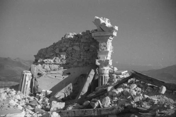 Montecassino. Macerie dell'Abbazia distrutta dai bombardamenti