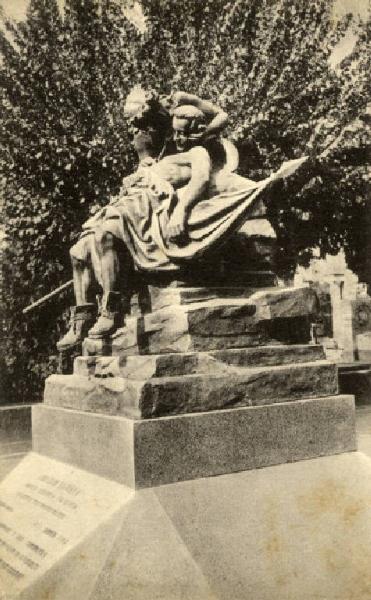 Scultura - Monumento sepolcrale - Monumento Renzo Sigurtà - Giulio Branca - Milano - Cimitero Monumentale