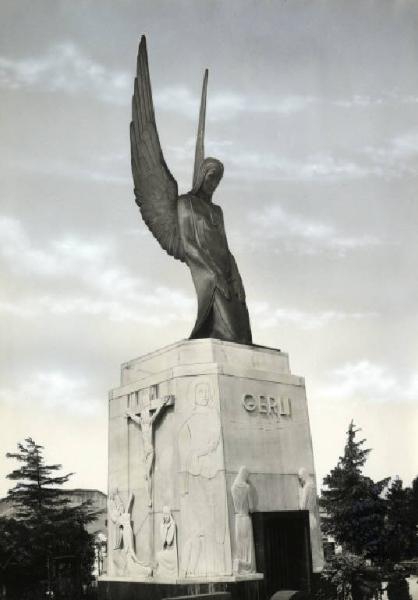 Scultura - Monumento sepolcrale - Edicola Famiglia Gerli - Piero Da Verona - Milano - Cimitero Monumentale