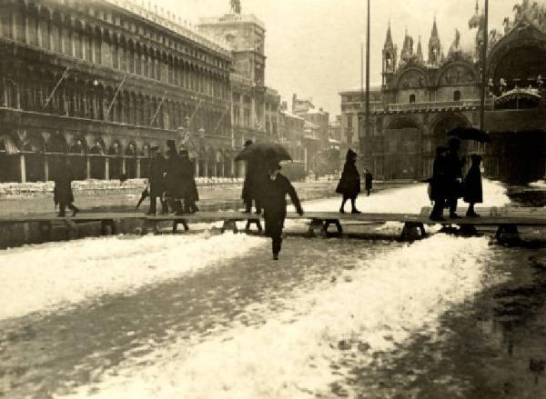 Venezia - Piazzetta San Marco innevata