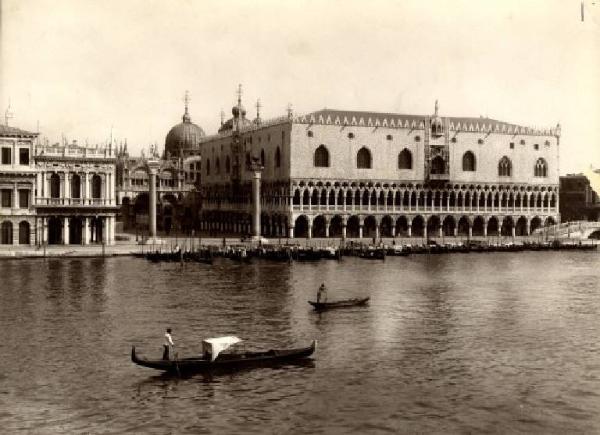 Venezia - Molo e Palazzo Ducale - Panorama dal mare