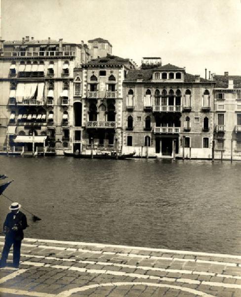 Venezia - Canal Grande - Casa di Desdemona