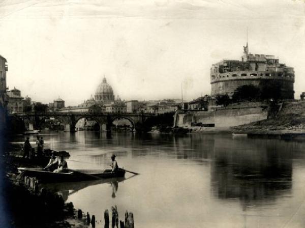 Roma - Castel S. Angelo e fiume Tevere