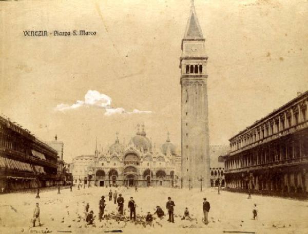 Venezia - Piazza San Marco - Basilica e Campanile - Ritratto di gruppo