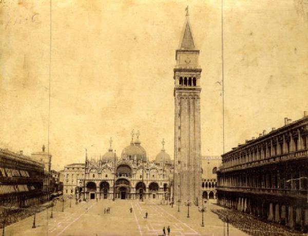 Venezia - Piazza San Marco - Basilica e Campanile di San Marco