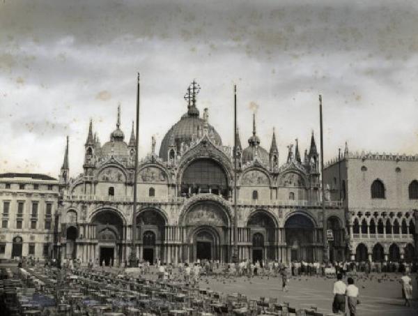 Venezia - Piazza San Marco - Basilica e Campanile