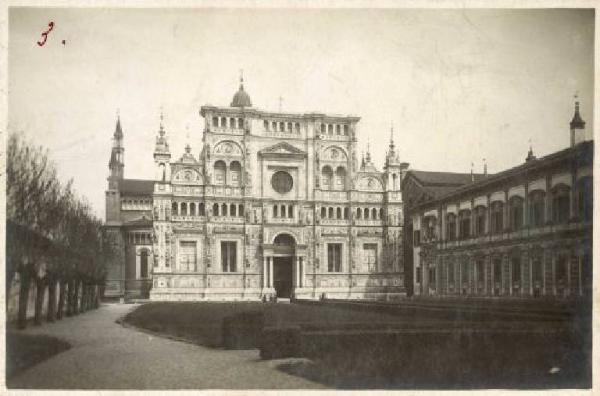 Pavia - Certosa - Facciata della Chiesa e Palazzo Ducale