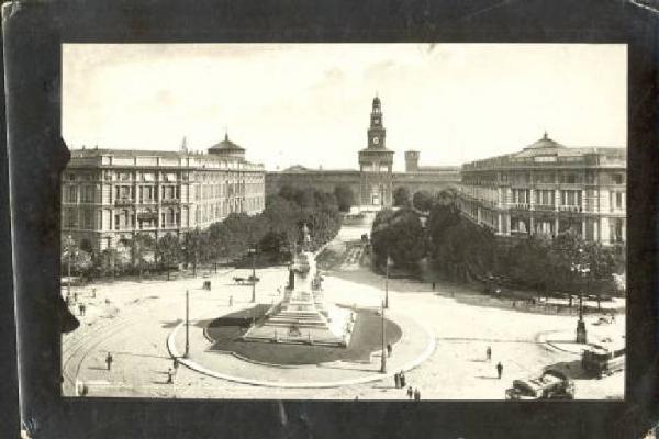 Milano - Largo Cairoli - Monumento a Garibaldi e Castello Sforzesco