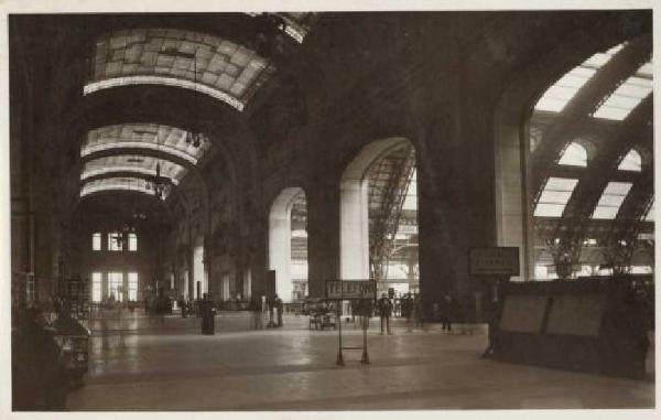 Milano - Stazione Centrale - Interno