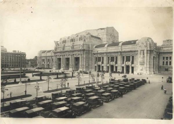 Milano - Piazza Duca d'Aosta - Stazione Centrale - Facciata