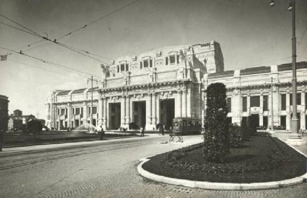 Milano - Piazza Duca d'Aosta - Stazione Centrale - Facciata