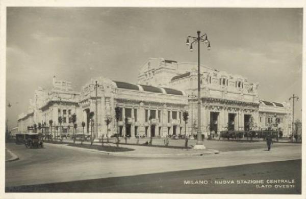 Milano - Stazione Centrale - Facciata e lato ovest