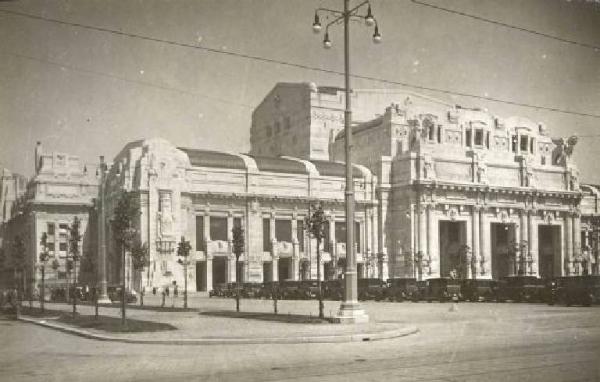 Milano - Stazione Centrale - Facciata e lato ovest