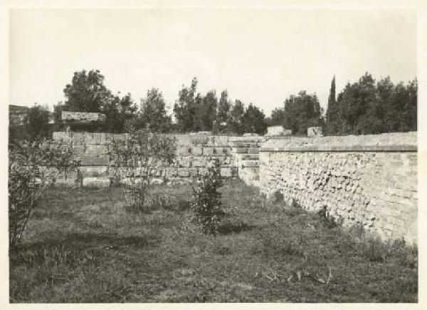 Sito archeologico - Pompei - Tempio di Ercole - Muro perimetrale