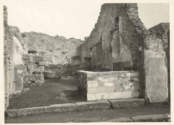 Sito archeologico - Pompei - Via Stabiana - Ruderi