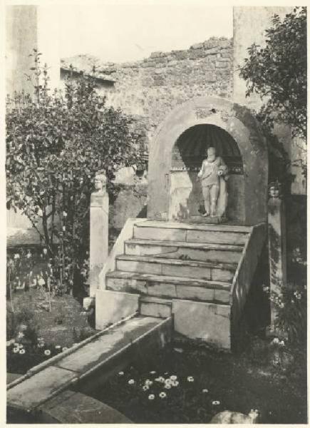 Sito archeologico - Pompei - Casa del sacerdote - Peristilio e giardino