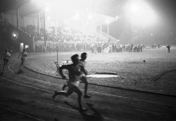 Pirelli. Milano - Pirelli - Polisportiva - Gare di atletica - Corsa