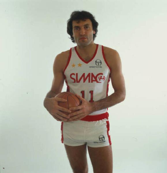 Ritratto maschile - adulto - Dino Meneghin - giocatore di basket