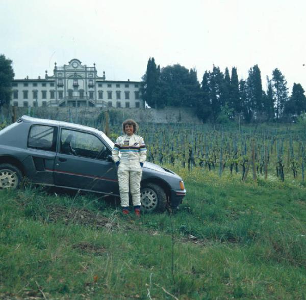 Ritratto femminile - adulta - Tognana indossa tuta da rally