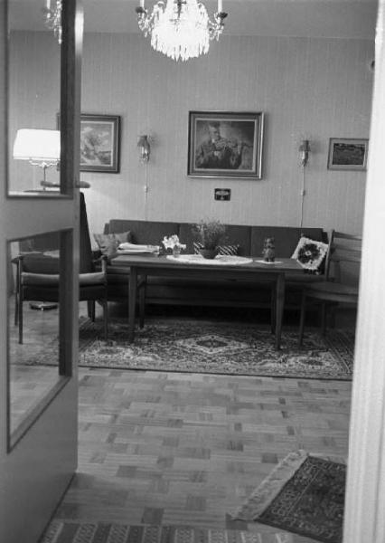 Svezia - Salotto con divano e tavolino