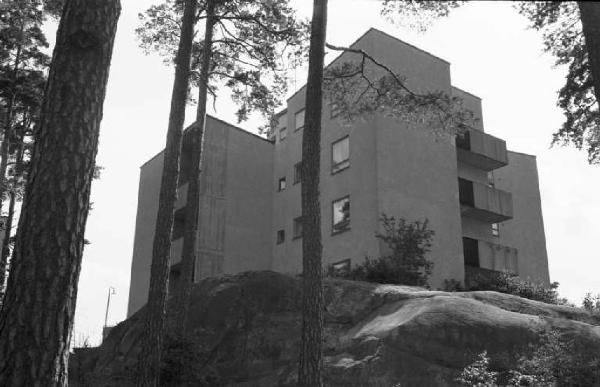 Skarholmen - Stoccolma - Palazzine su di una collina