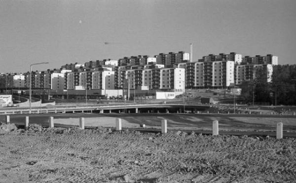 Skarholmen - Stoccolma - Palazzine e svincolo stradale