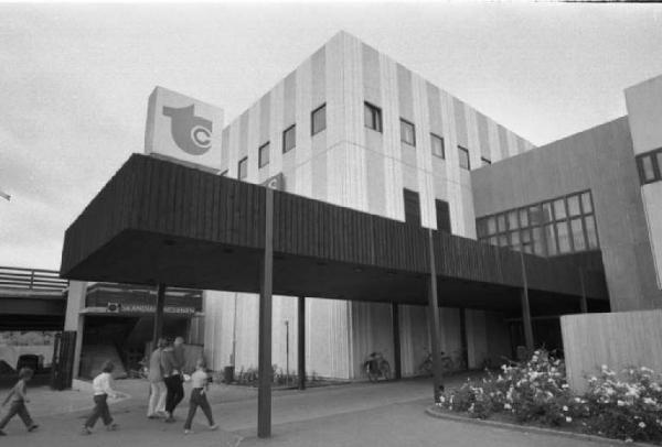 Svezia - Ingresso di un moderno edificio