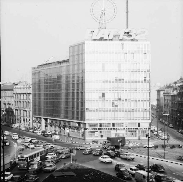 Milano - Palazzo per uffici in piazzale Loreto