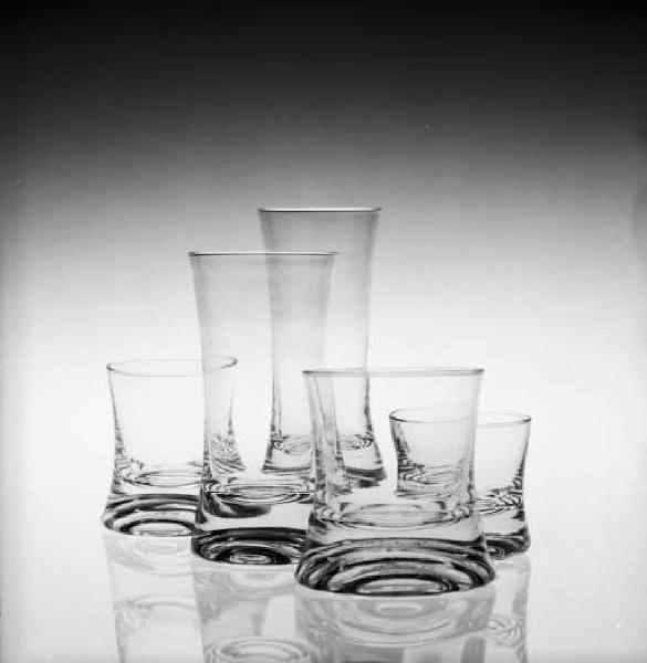 Still - life con cinque bicchieri