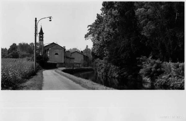 Cernusco sul Navilgio - canale della Martesana - strada - chiesa - centro abitato