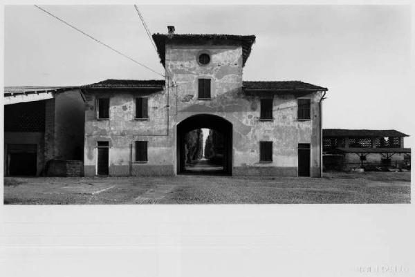 Ospedaletto Lodigiano - cascina Villafranca di Mezzo - facciata principale