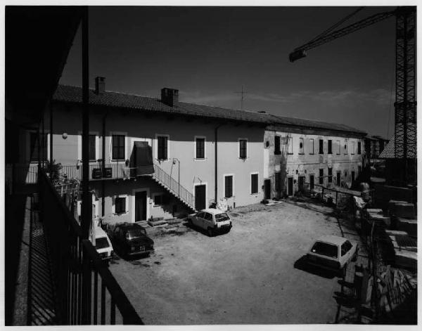 Melegnano - cascina Montorfano - cortile interno