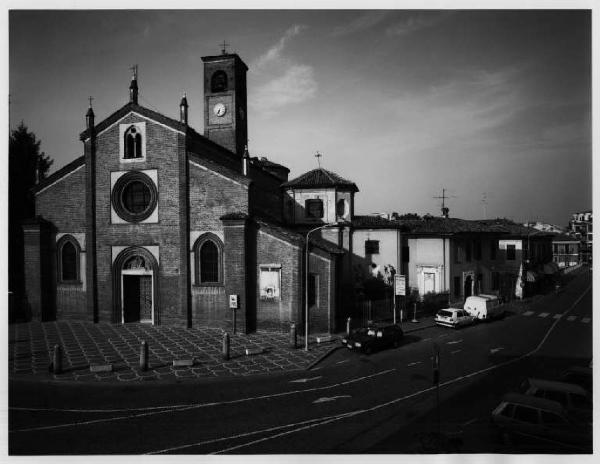 Melegnano - chiesa di San Giovanni Battista - facciata principale - piazza - strada