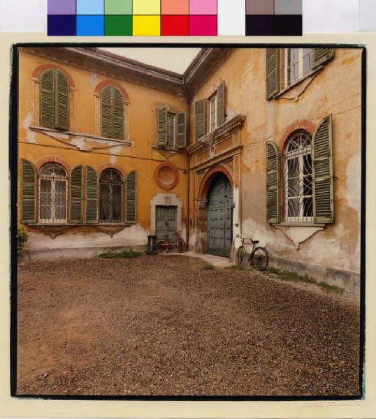 Nerviano - palazzo Lampugnani - cortile interno