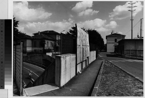 Vanzago - stazione ferroviaria - sottopassaggio ferroviario