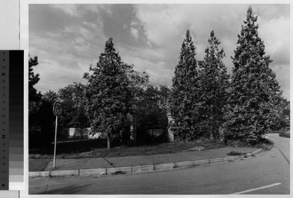 Pogliano Milanese - cimitero vecchio - strada