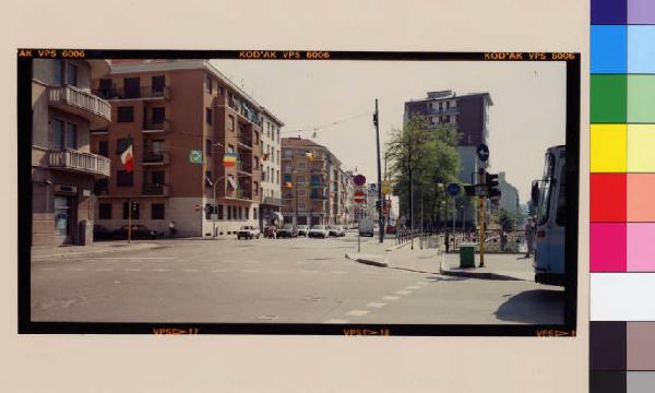 Milano - Piazza Costantino - Naviglio Martesana -Palazzi