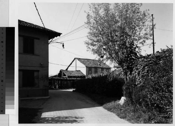 Gessate - Cambiago - cascina Orombella - casa - campi di grano