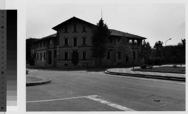 Bussero - palazzo del municipio - strada