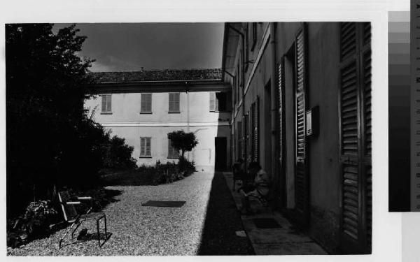 Cassina de' Pecchi - ex stazione delle Poste - cortile interno