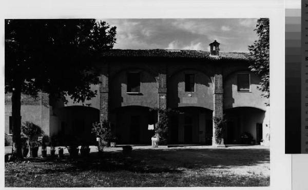 Cassina de' Pecchi - cascina Nuova - portico